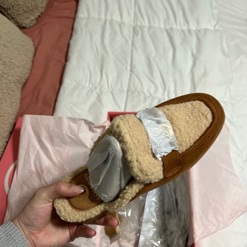 Sam & Libby cozy mule - Picture 10 of 11